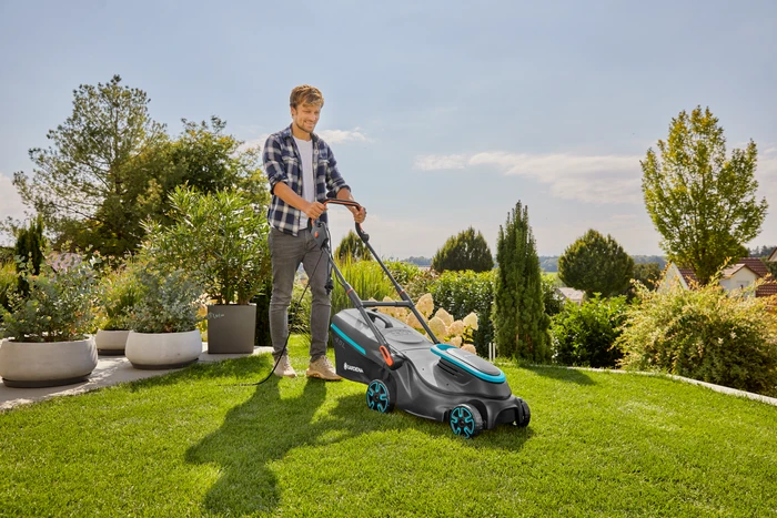 Detalle de GARDENA PowerMax 37/1800 G2 Elektrorasenmäher für Rasenflächen bis 425 m²
