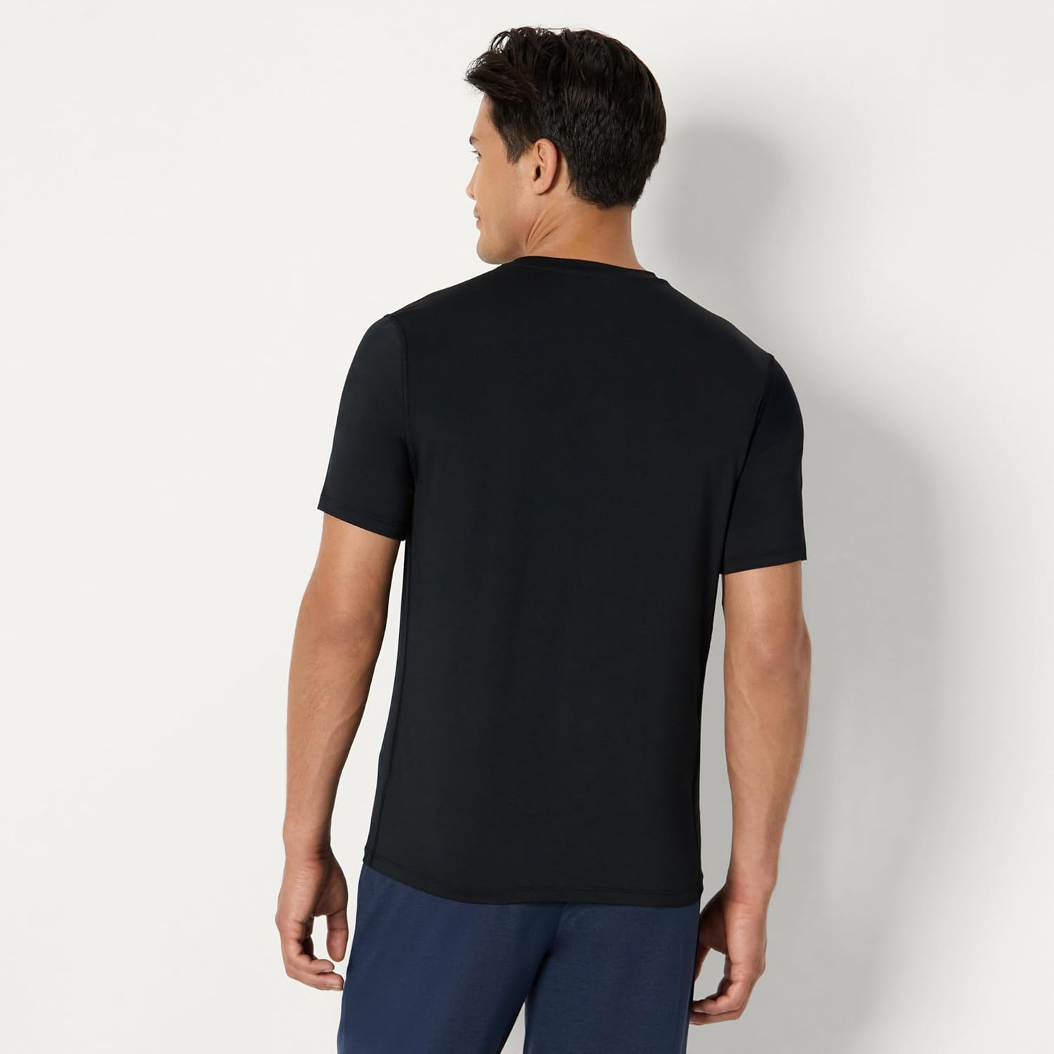 Thumbnail 2 de Amazon Essentials Men's Active Quick-Dry Tech Stretch Lightweight Short-Sleeve T-Shirt