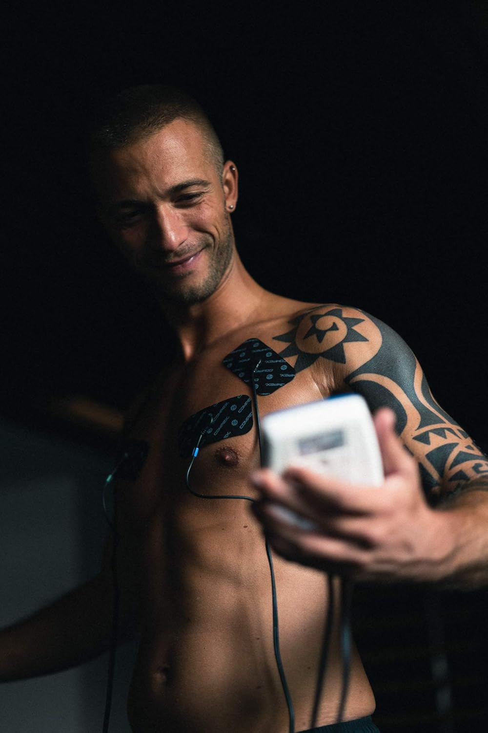 Detalle 2 de Compex SP4.0 Muscle Stimulator: 4 Independent Channels for Training, Recovery and Rehab
