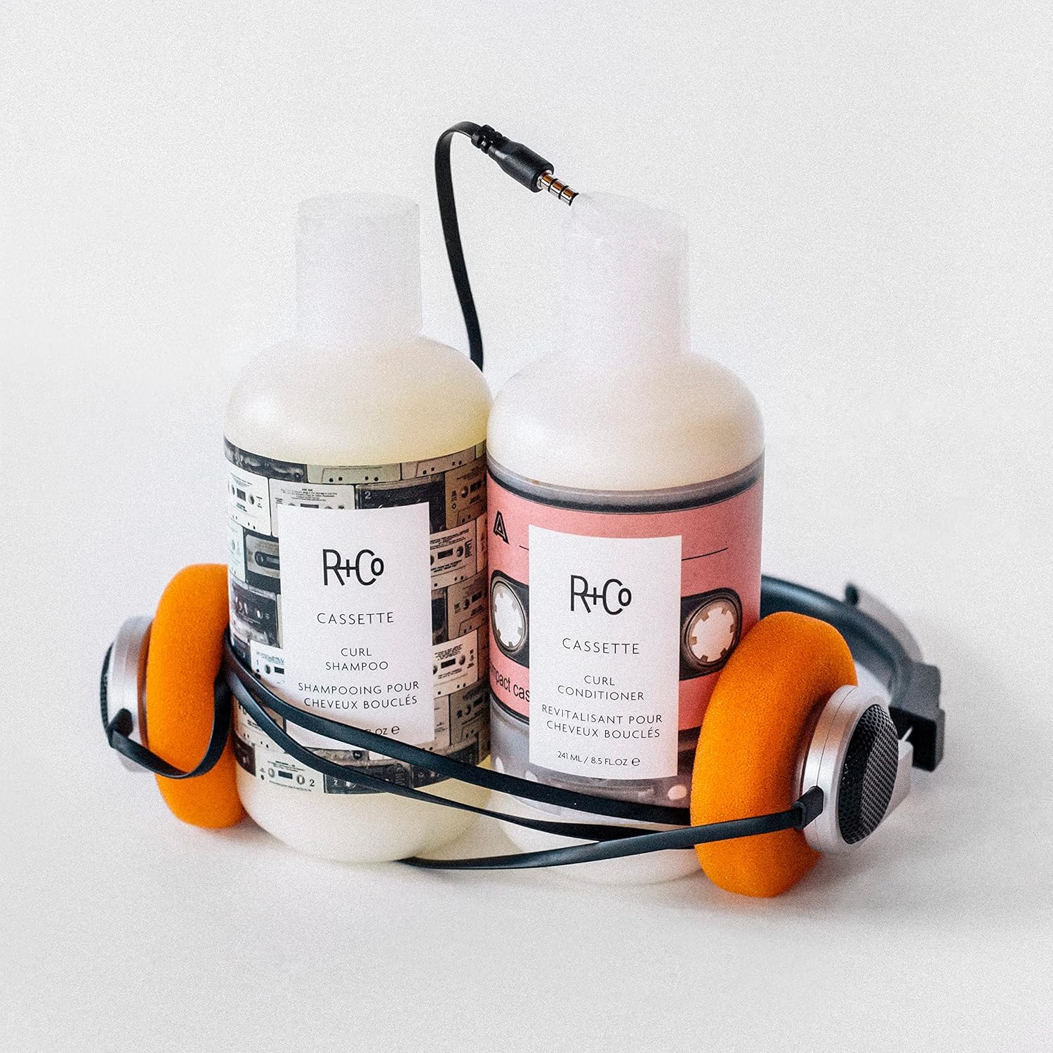 Detalle 2 de R+Co Cassette 8.5oz Curl Shampoo 💇♀