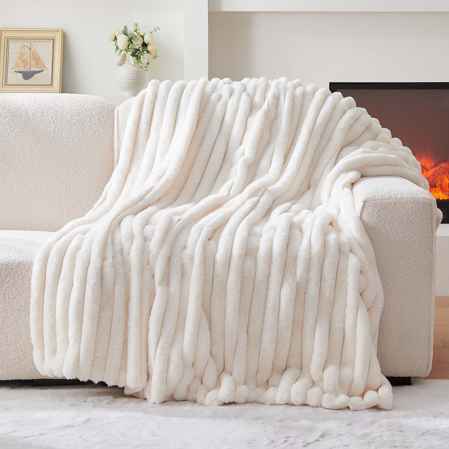 Detalle de Lotus Karen Queen Size Faux Rabbit Fur Blanket, Striped Cream White, 90 x 90 Inches