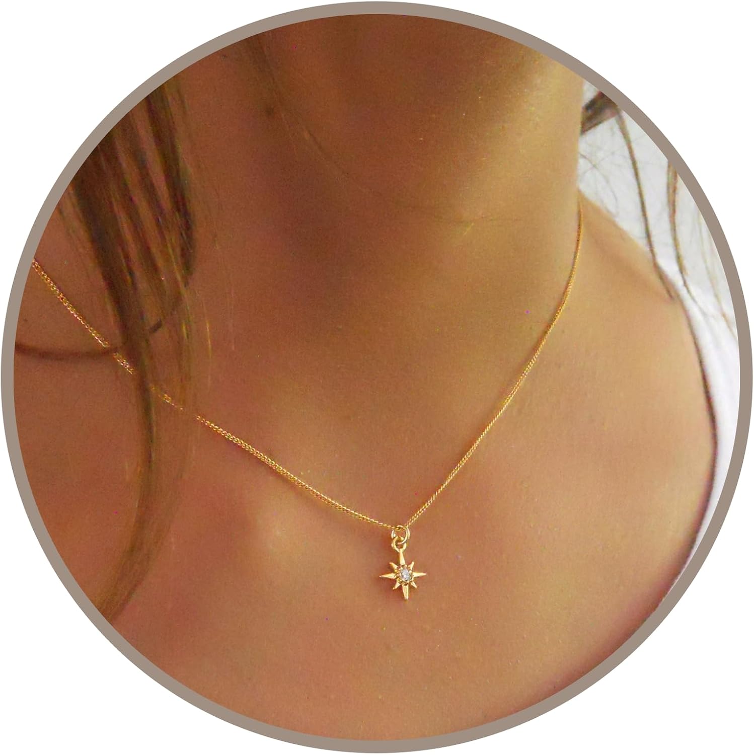 Detalle 2 de Annika Bella North Star Necklace with Cubic Zirconia Pendant