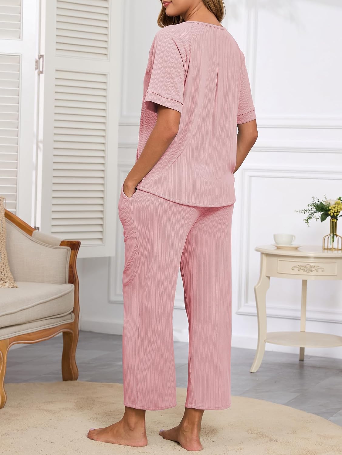 Detalle 2 de Famulily Lounge Wear Set for Women: V‑Neck Short Sleeve Top with Wide-Leg Trousers, Pocketed Comfort