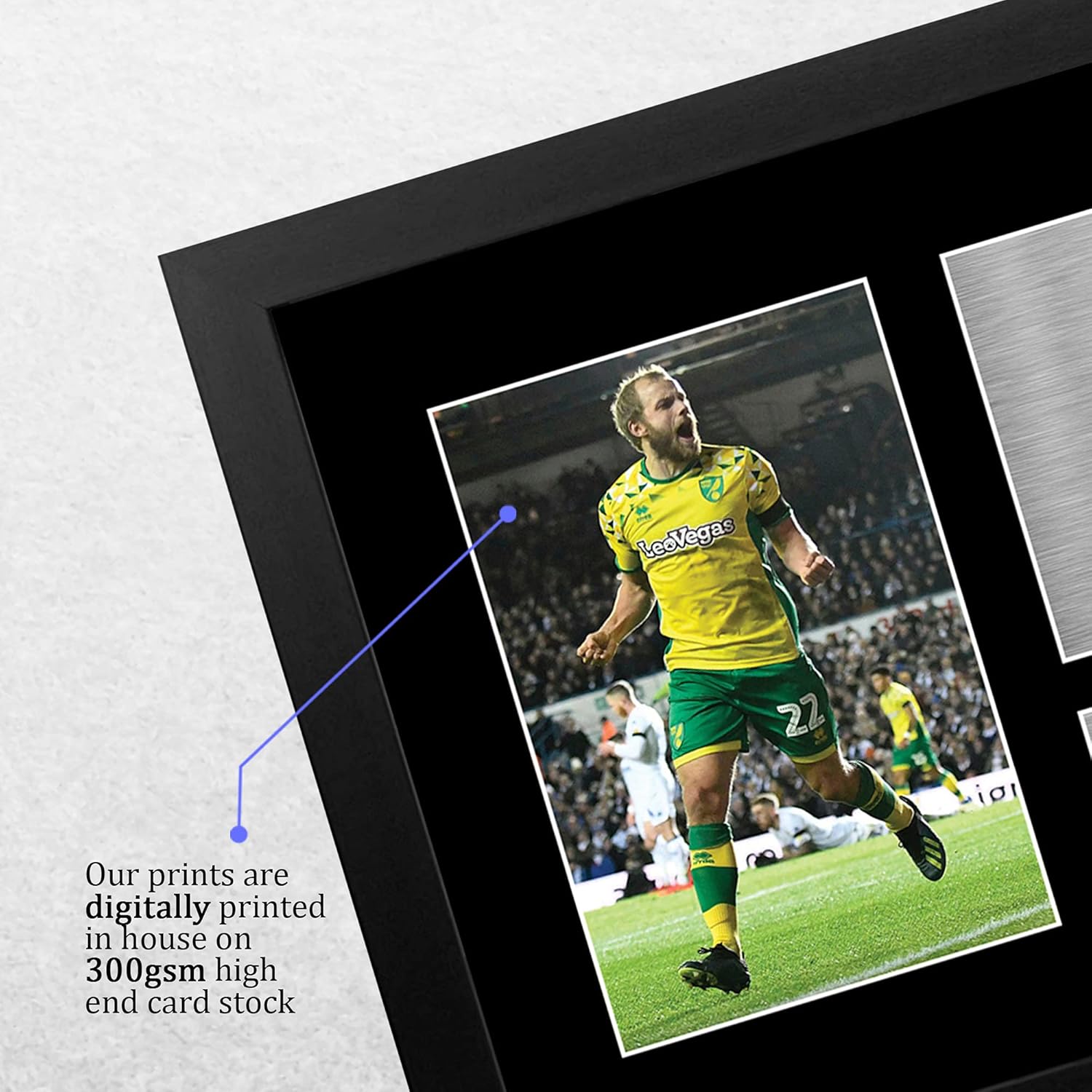 Thumbnail 3 de HWC Trading Teemu Pukki Norwich City framed autograph picture (A4)