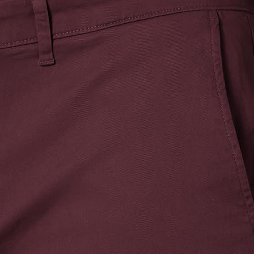 Thumbnail 6 de Amazon Essentials Pantalones Chinos Informales para Hombre con Elásticos, Corte Ajustado - Burdeos (33W/30L)