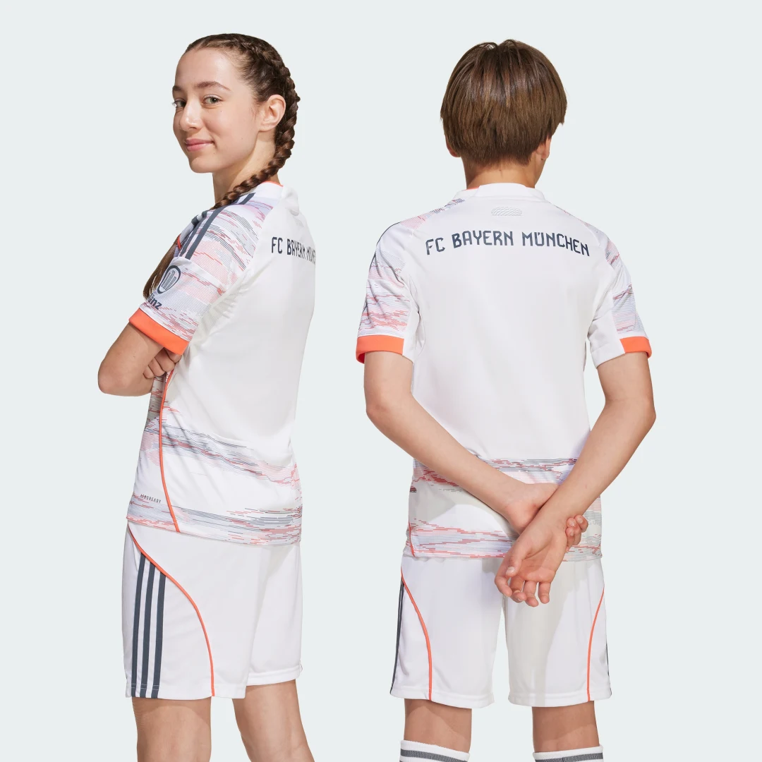 Detalle de Camiseta segunda equipación FC Bayern 25/26 (Adolescentes) – Adidas