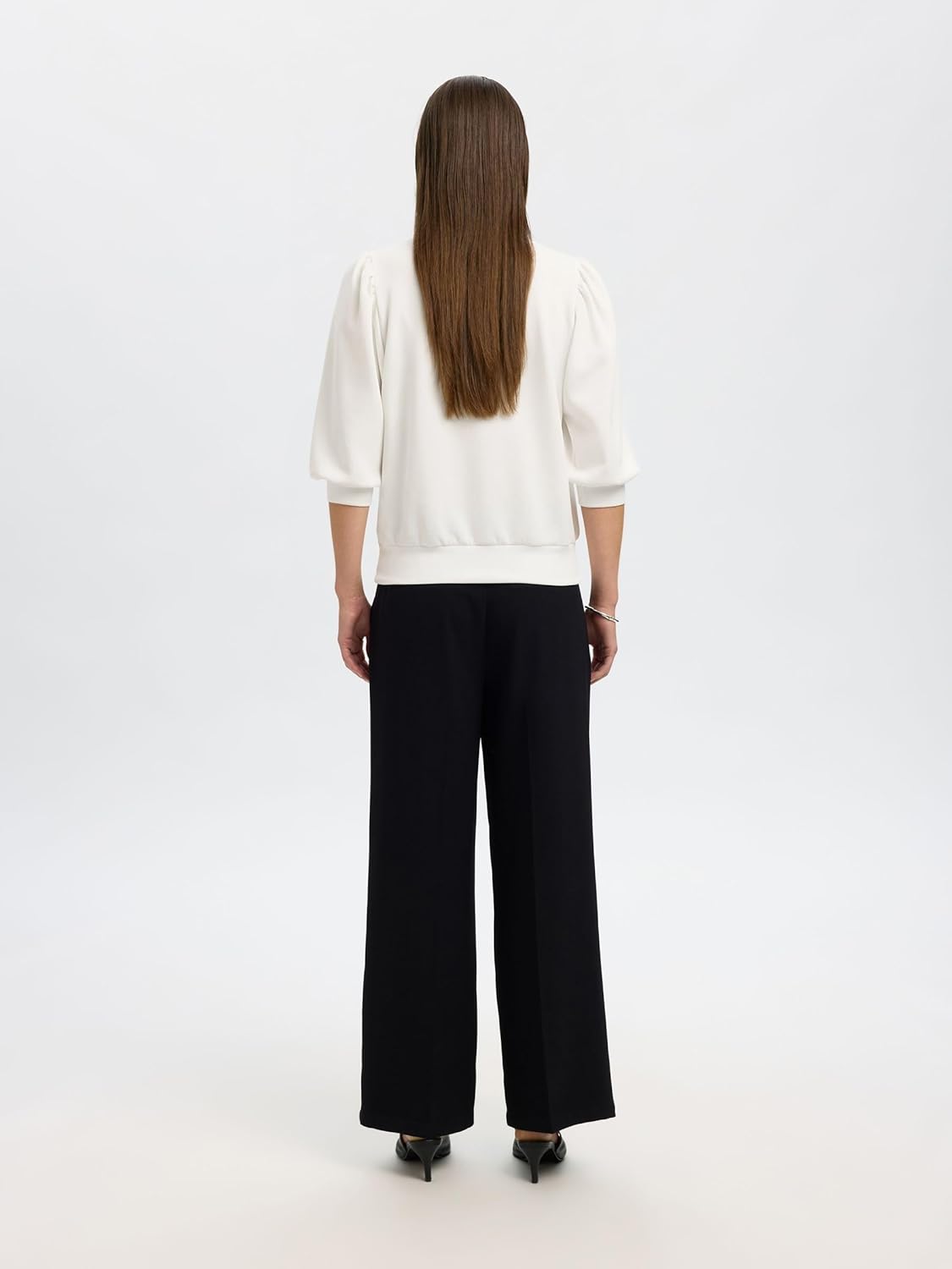 Detalle de Selected Femme women’s loose fit blouse with round neckline and 3/4 puff sleeves