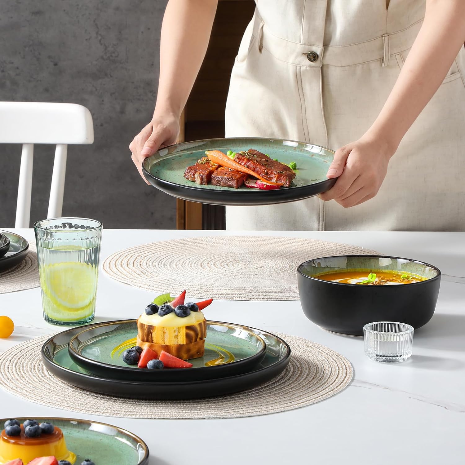 Detalle de vancasso AMBER Series Turf Green Stoneware Dinnerware Set (24-Piece: Plates & Bowls) — Microwave & Dishwasher Safe