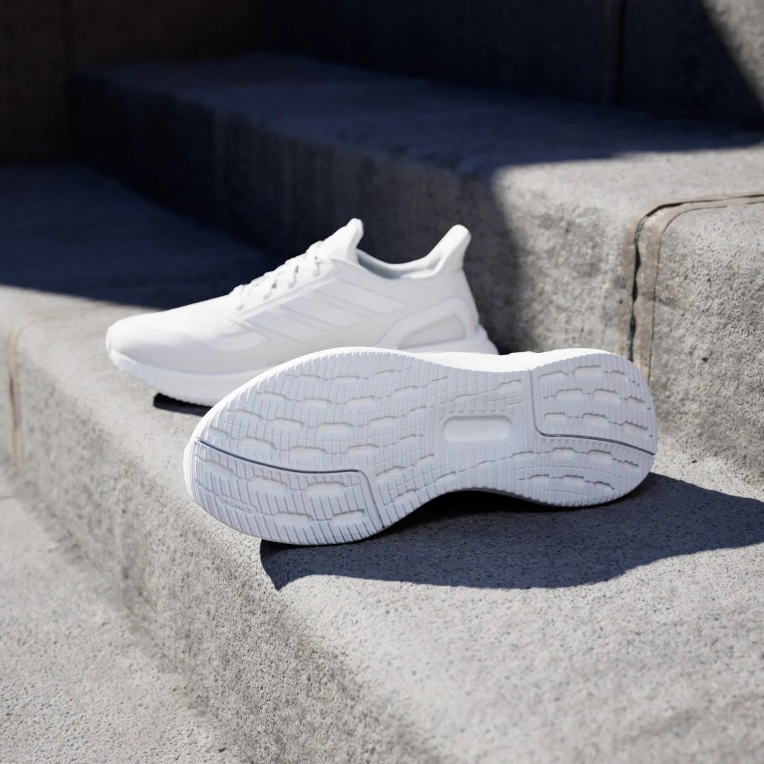 Detalle de Zapatilla Pureboost 5 Running de Adidas