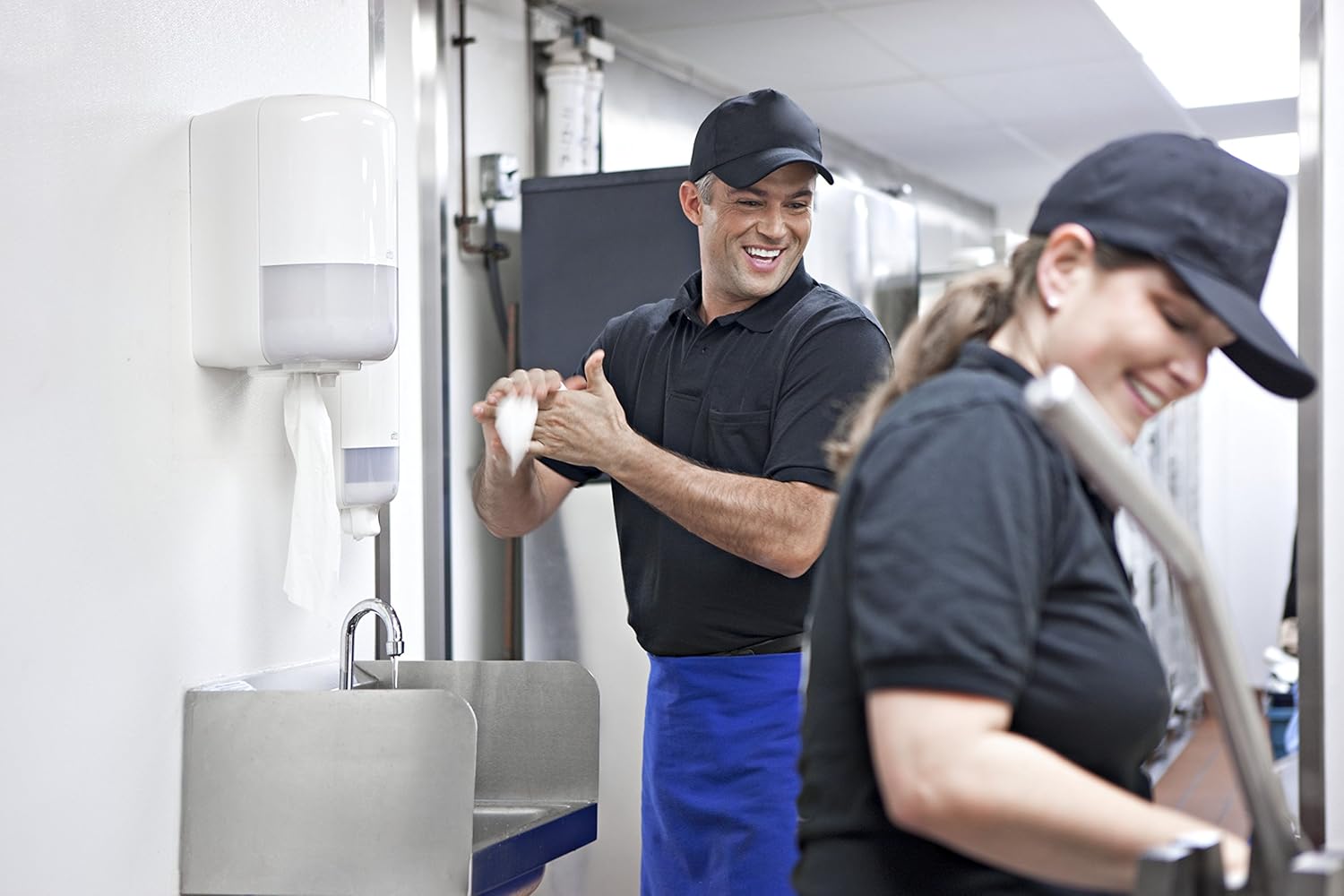 Thumbnail 4 de Tork 121206 Basic Wiping Roll M2