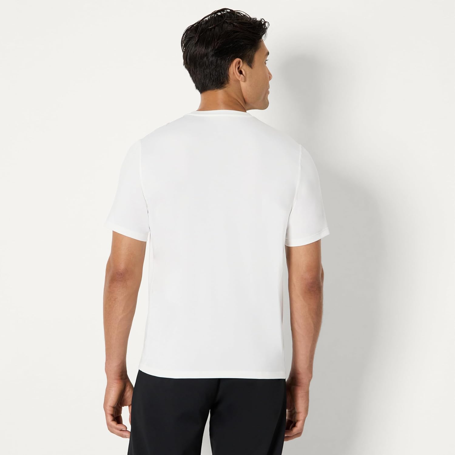 Thumbnail 2 de Amazon Essentials Men's Active Quick-Dry Tech Stretch Short-Sleeve T-Shirt