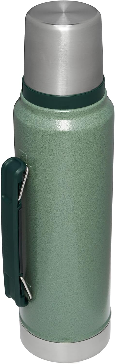 Detalle 2 de Stanley Legendary Classic Bottle 1.1QT Hammertone Green, Insulated Stainless Steel