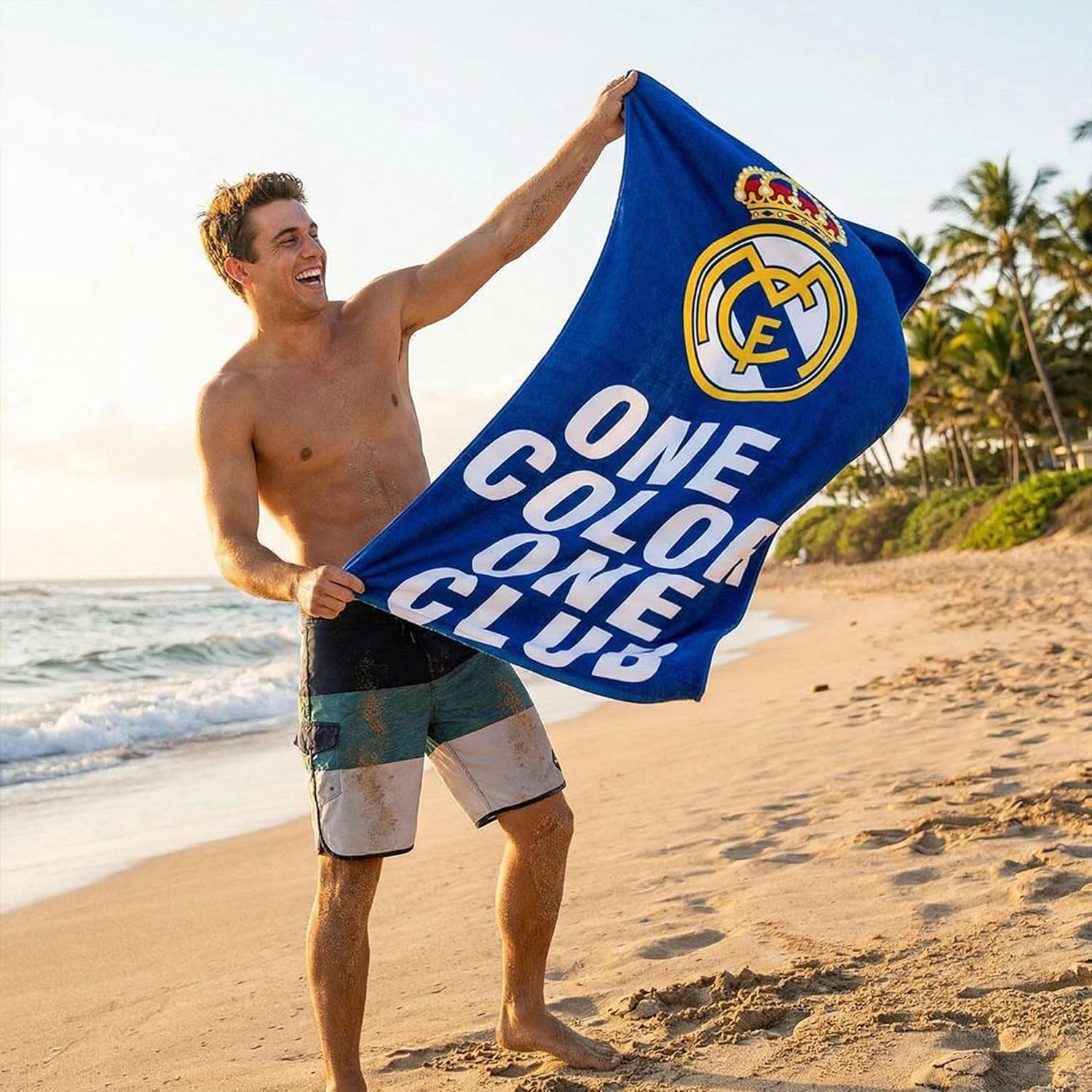 Thumbnail 6 de Toalla Real Madrid 90x180 diseño oficial