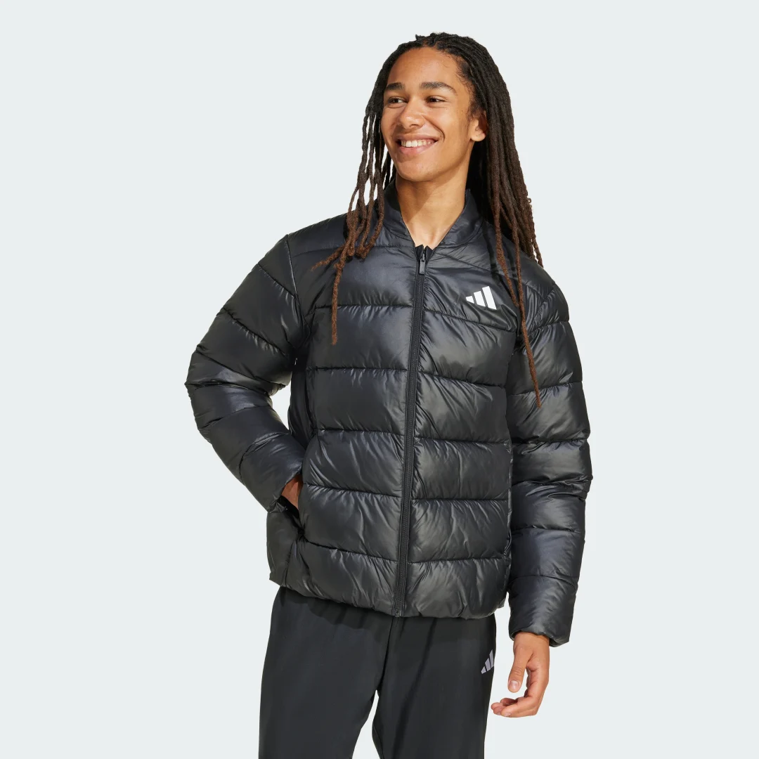 Detalle de Adidas Anorak Essentials CLIMAWARM de plumón sintético, negro