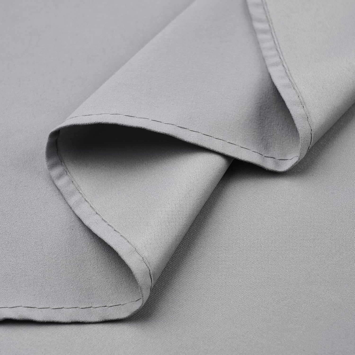 Detalle 2 de Zdada Rund Ø180 cm Grau: Abwaschbare, kratzfeste Polyester-Tischdecke mit Fleckschutz