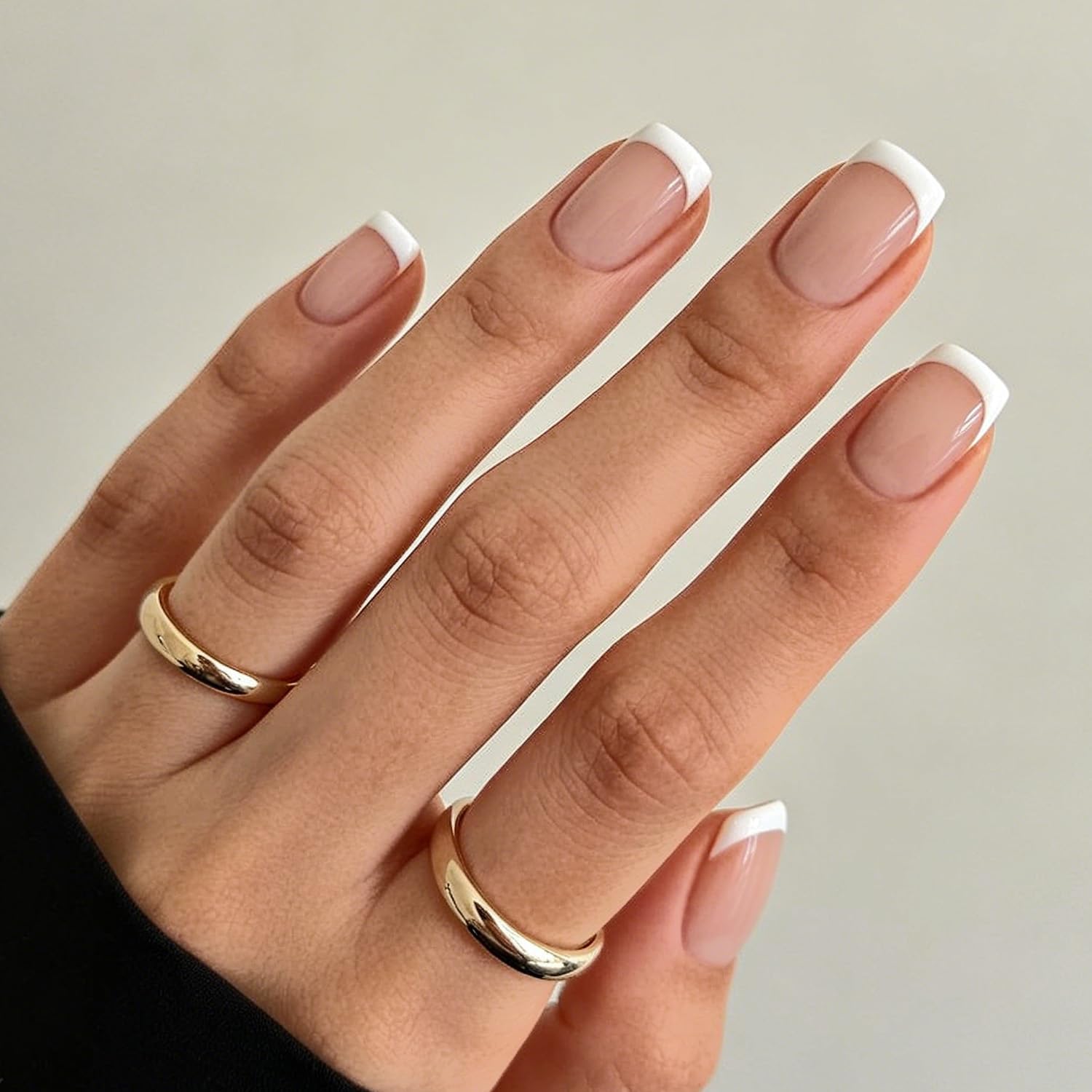 Detalle de Modelones French Tips Press On Nails: Summer Pink & White Short Square, 32-Piece Reusable Nail Kit