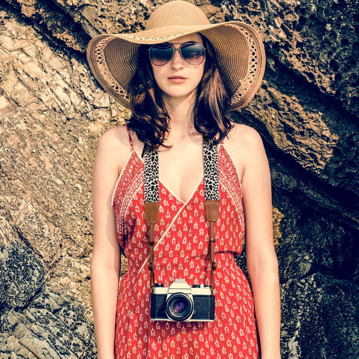Detalle 2 de Padwa Lifestyle Camera Strap – 1.5" Crazy Horse Cowhide & Cotton Camera Strap with Adjustable Shoulder Fit