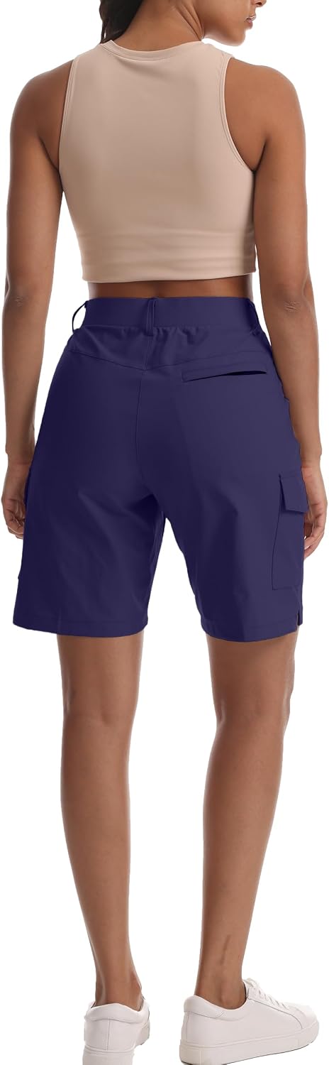Detalle de Yoglegins Women's 8-Inch Cargo Hiking Shorts with 5 Pockets