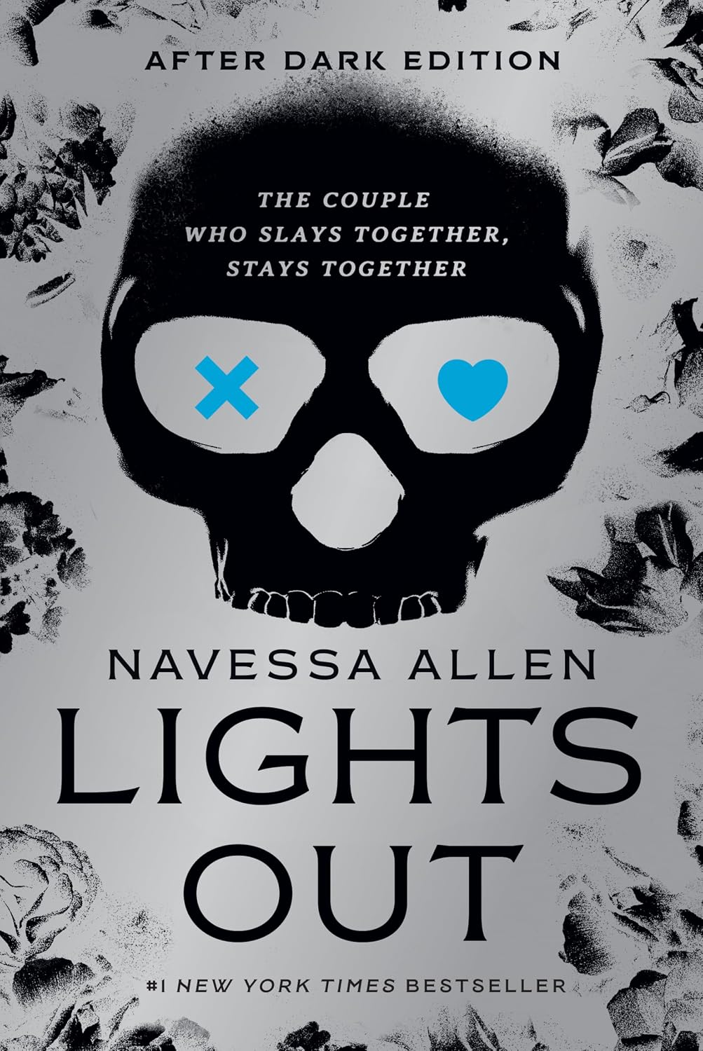Detalle 2 de Lights Out Collector's Edition: An Into Darkness Novel — Romantic Suspense Book