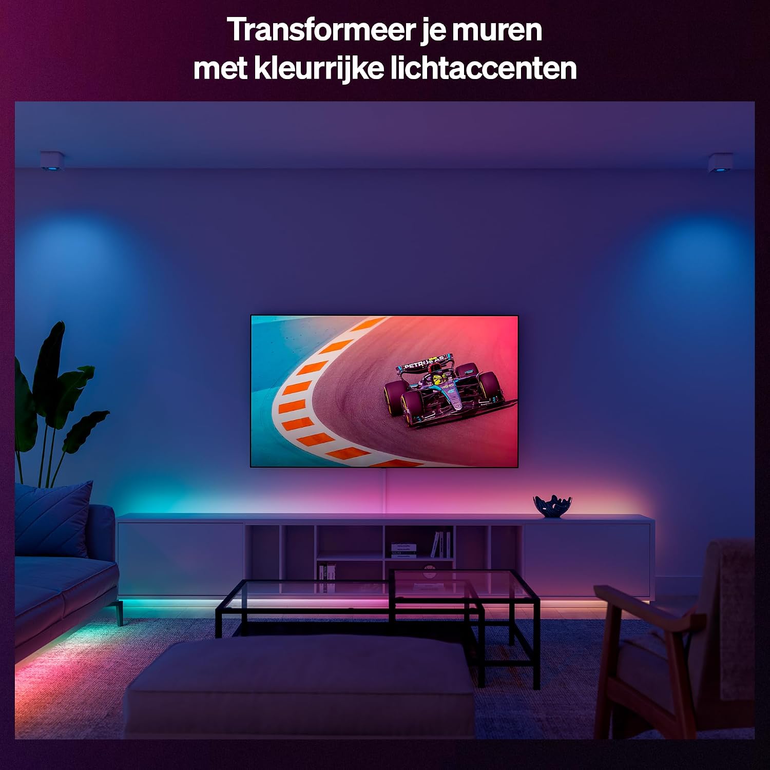 Detalle 2 de Philips Hue Essential 929004295001 RGBIC-ledstrip van 10 m voor binnen