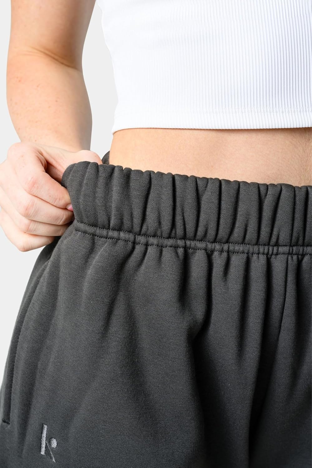 Detalle de Kamo Fitness CozyTec Sweat Shorts for Women — High-Waisted Lounge Cotton Shorts with Pockets