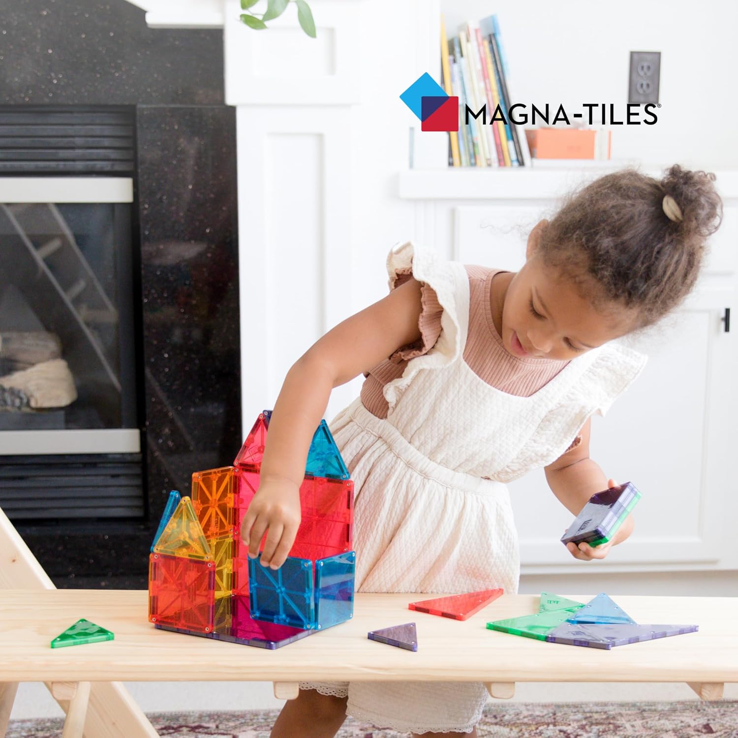 Detalle 2 de Magna-Tiles Classic 32-Piece Magnetic Construction Set