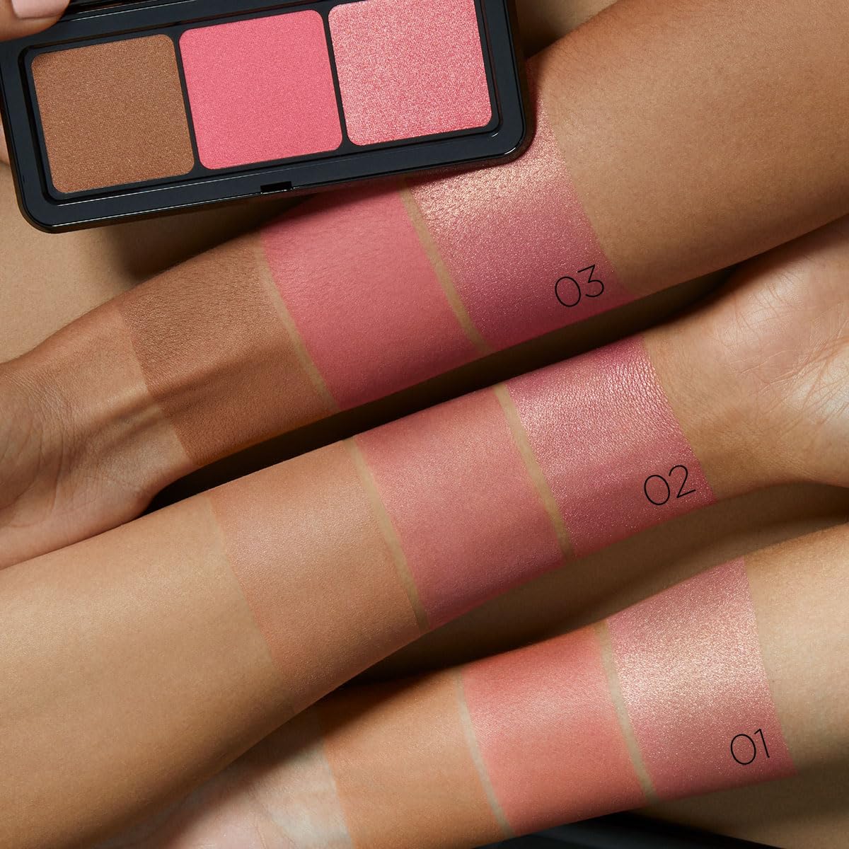 Thumbnail 4 de KIKO Milano Multi Finish Trio Blush & Bronzer Palette 01 – dezentes Rouge-Duo und Bronzer im schlanken Format