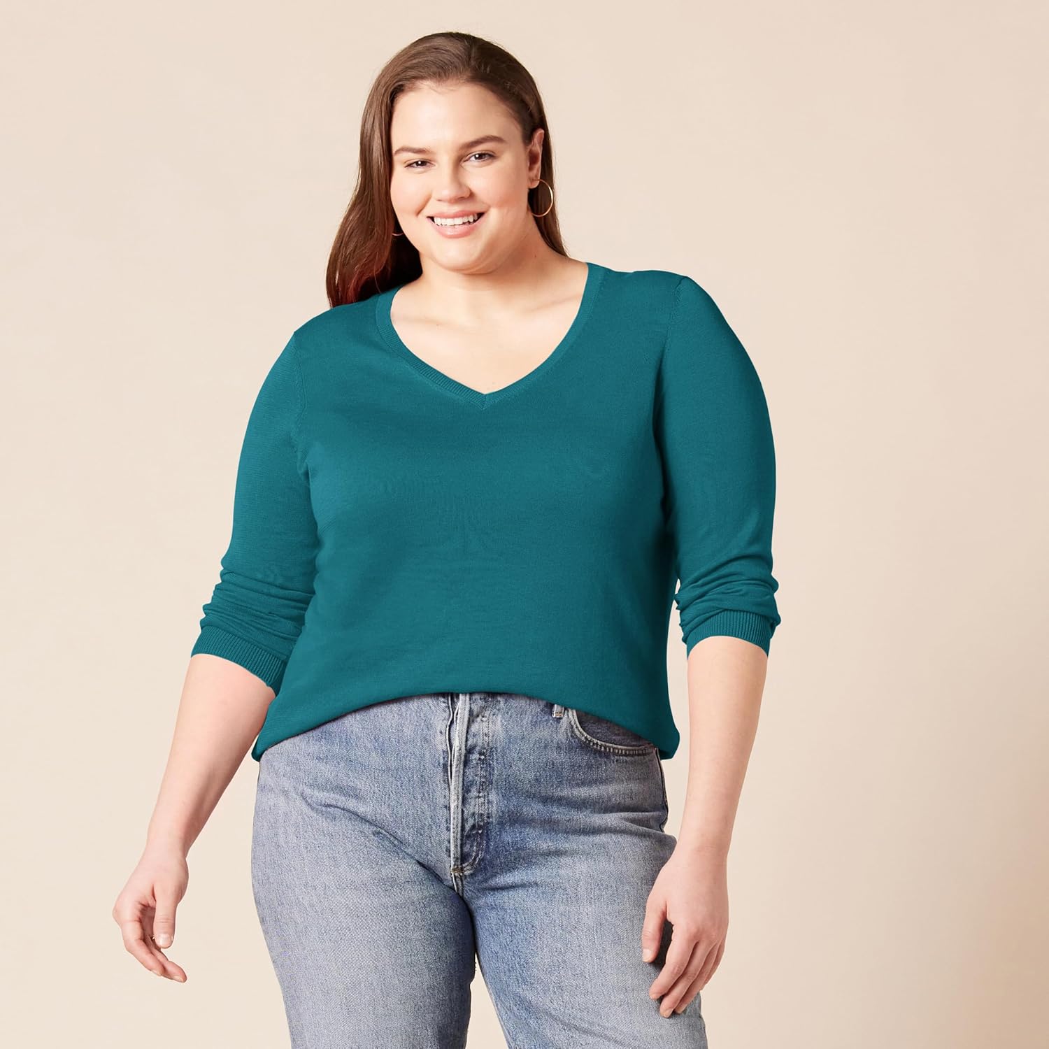 Thumbnail 4 de Amazon Essentials women’s regular-fit lightweight V-neck long-sleeve jumper (plus size available)