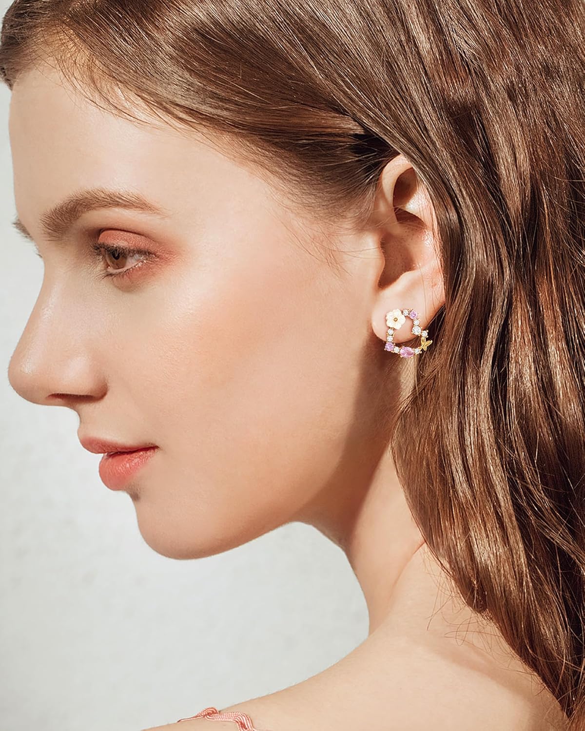 Thumbnail 4 de Mesovor Gold Ohrstecker Damen – 18 Karat vergoldet mit Schmetterling/Blumen-Design