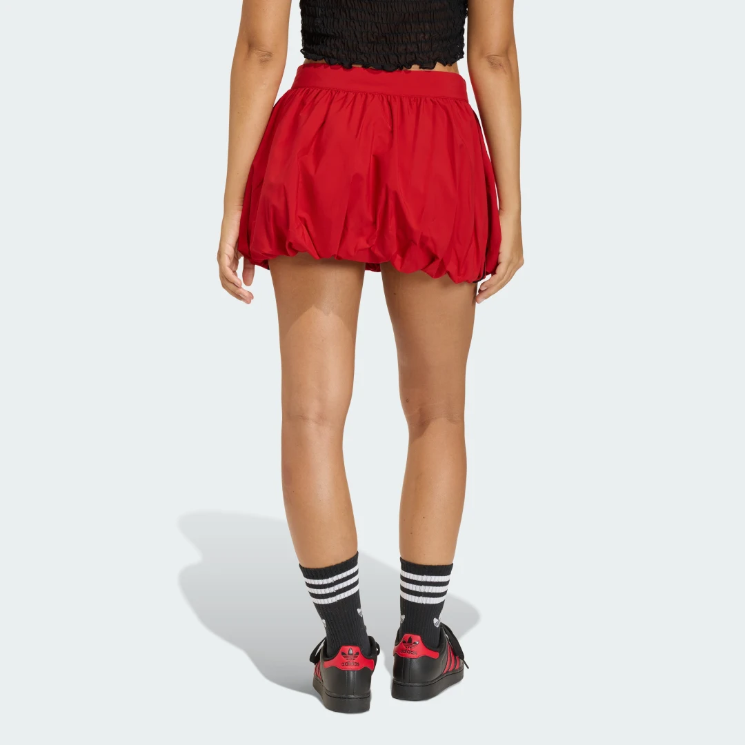 Detalle 2 de Falda Balloon de Adidas: color rojo para un estilo cómodo y versátil