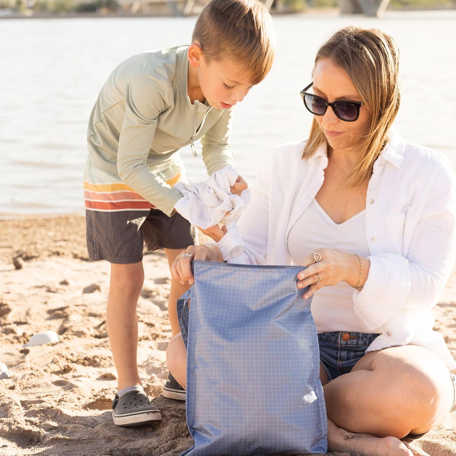 Detalle de Tiny Twinkle Waterproof Wet Bag 2-Pack: Reusable Travel Wet/Dry Bags for Babies