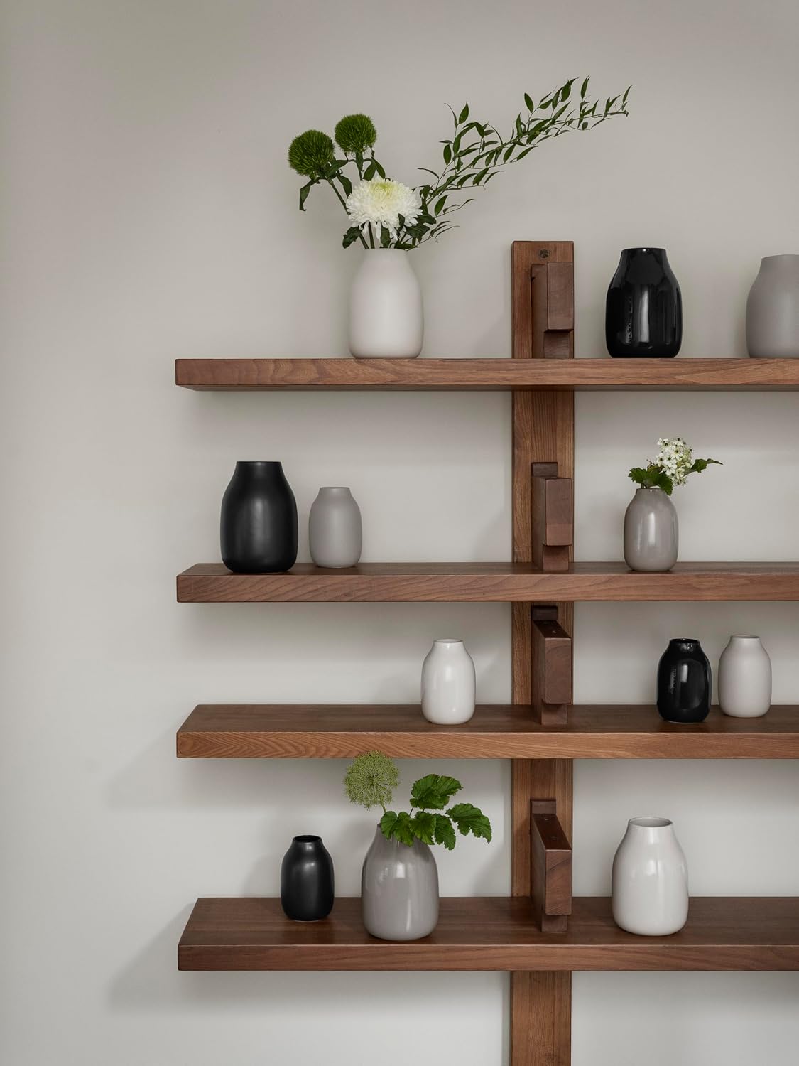 Detalle de blomus 65701 Colora L – wazon ceramiczny Peat, matowy, 20 cm