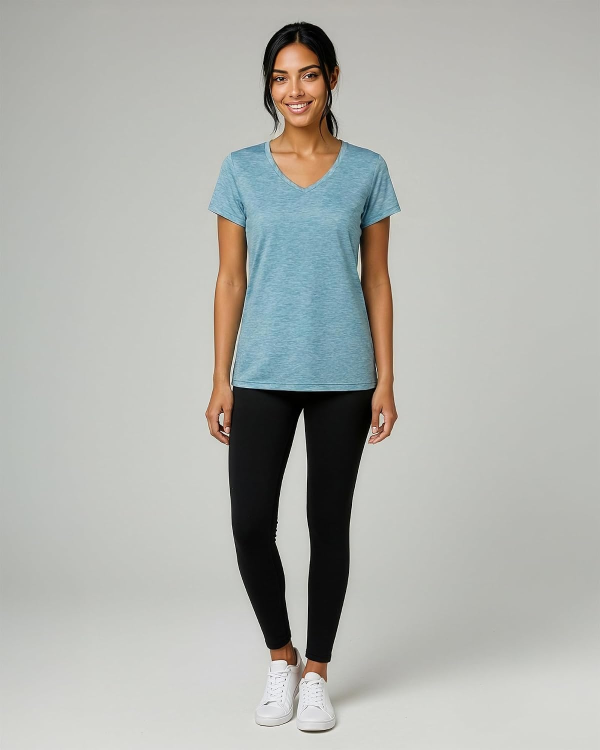 Detalle 2 de Real Essentials Women's 5 Pack Dry-Fit Short Sleeve V-Neck Tee (Plus Size Available)