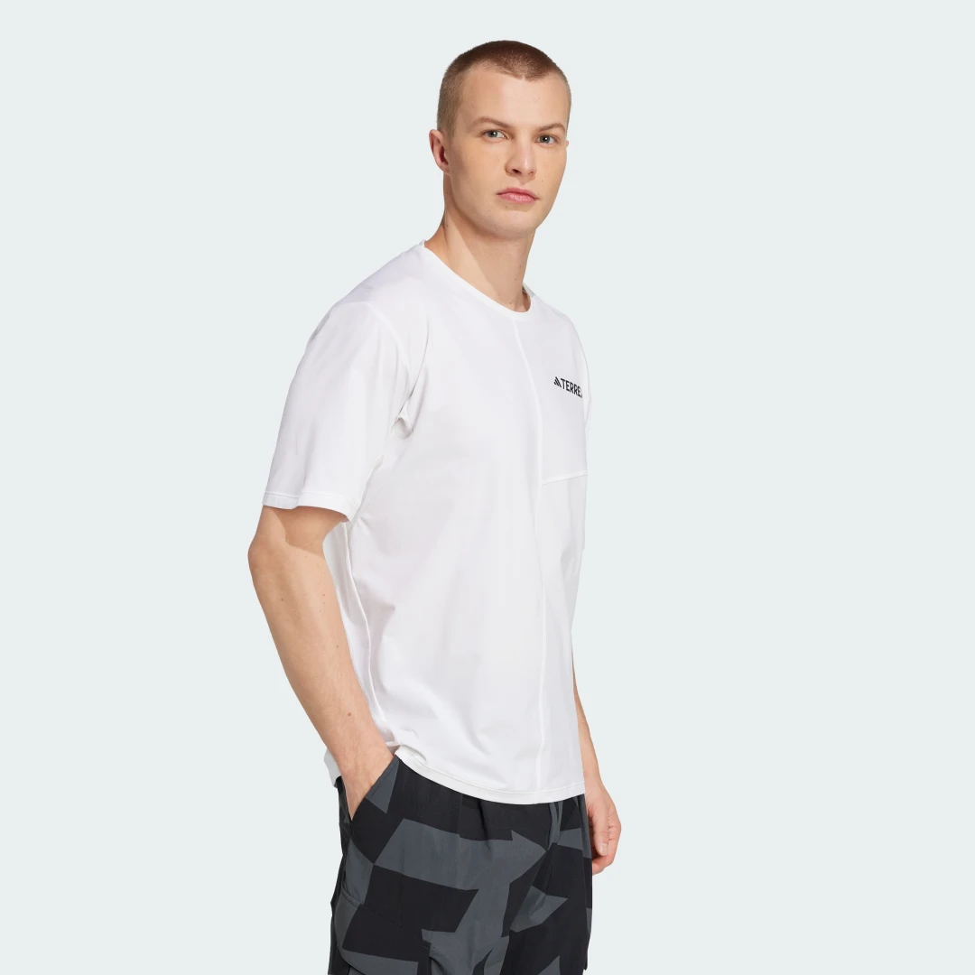 Detalle de Camiseta Terrex Multi Climacool de Adidas (blanca)