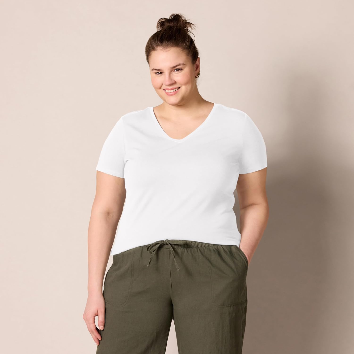 Thumbnail 5 de Amazon Essentials T-Shirt Col en V à Manches Courtes – Coupe Standard Femme
