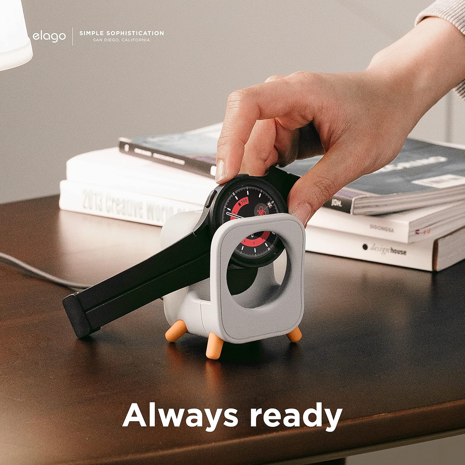 Thumbnail 2 de elago GWT5 Charger Stand for Samsung Galaxy Watch 8/7/6/5 (40–47mm) – Classic Speaker Nightstand Mode (light grey)