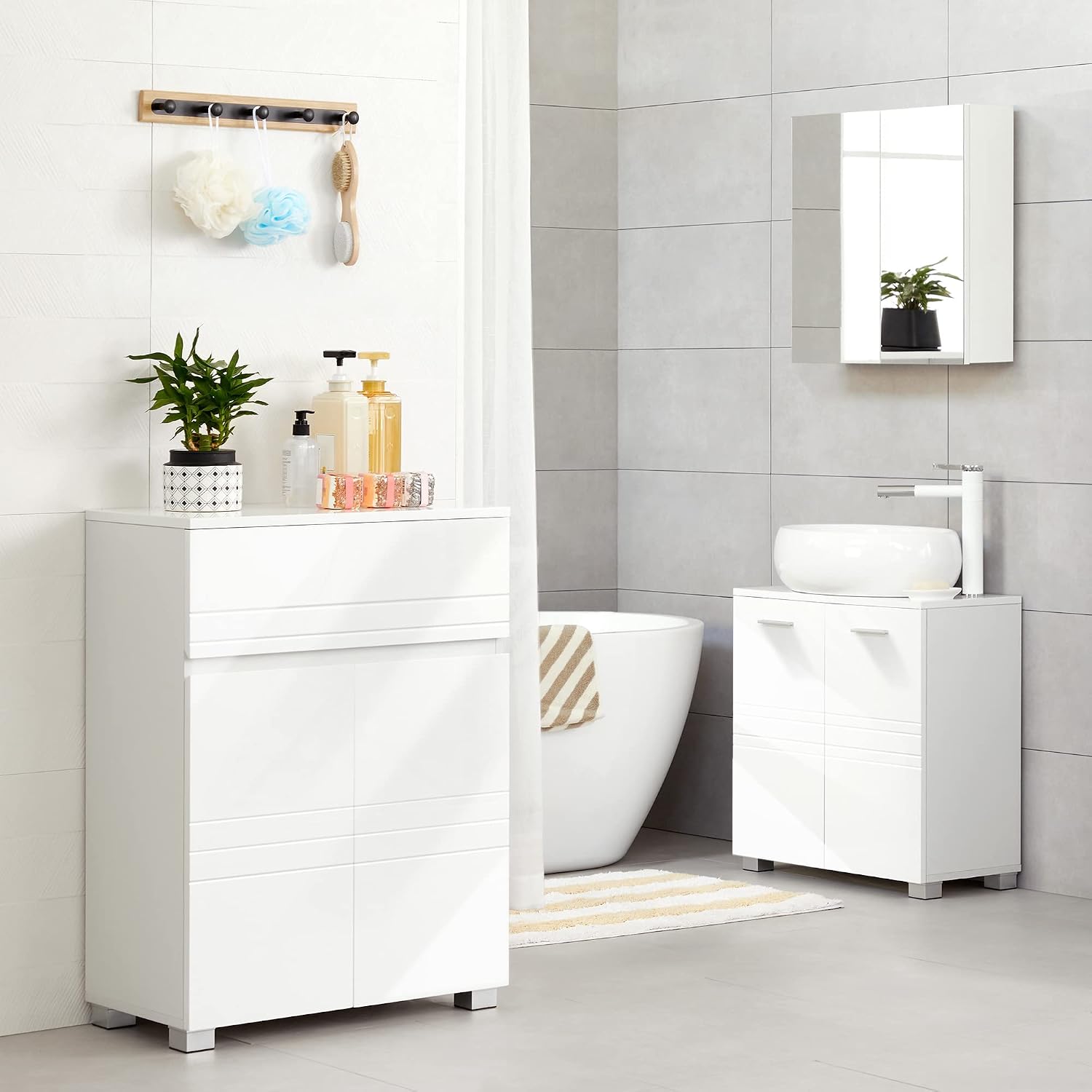 Detalle de VASAGLE Armadietto da bagno BBK140W01 con cassetto e doppia anta, ripiano regolabile, 60 x 30 x 80 cm (bianco)