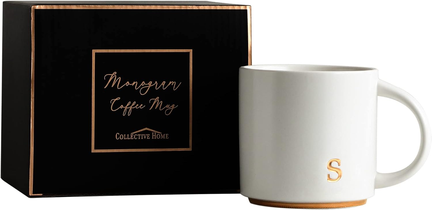 Detalle 1 de Monogram Ceramic Mugs 15 oz Golden Initials