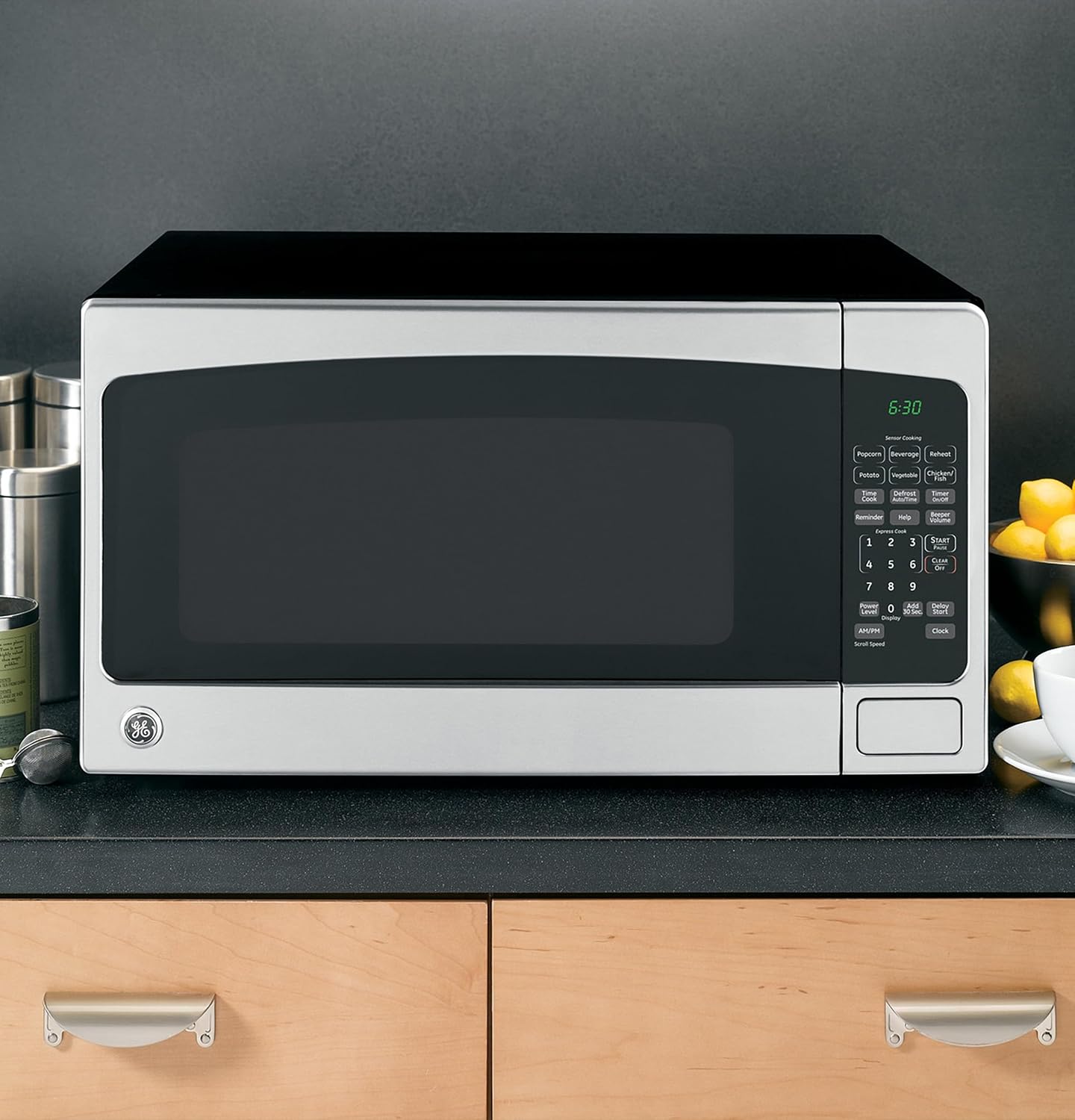 Thumbnail 3 de GE 2.0 Ft Microwave with 8 Settings ⚡