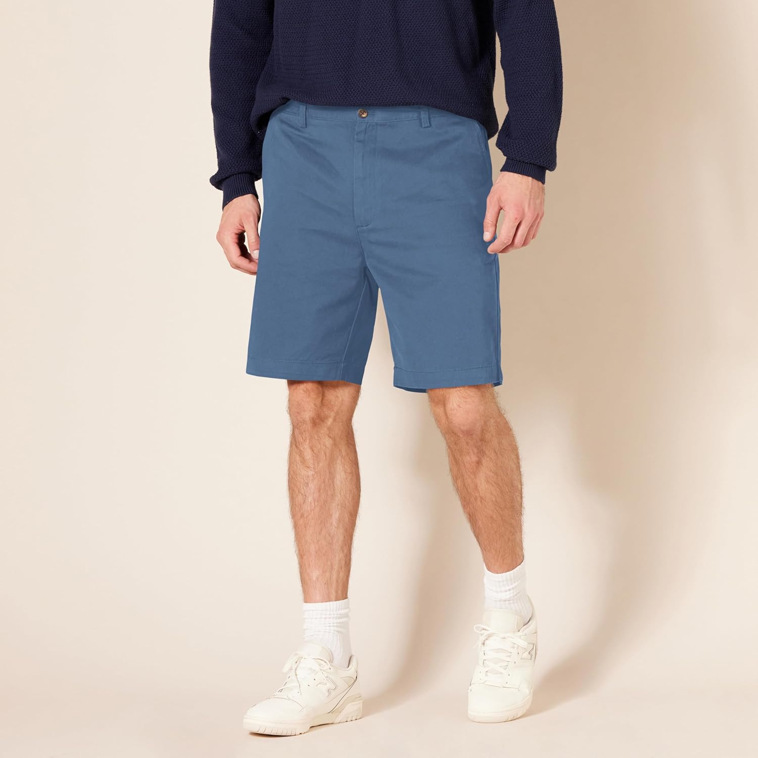 Thumbnail 4 de Amazon Essentials Men’s Classic Fit 9" (23cm) Pocketed Chino Shorts