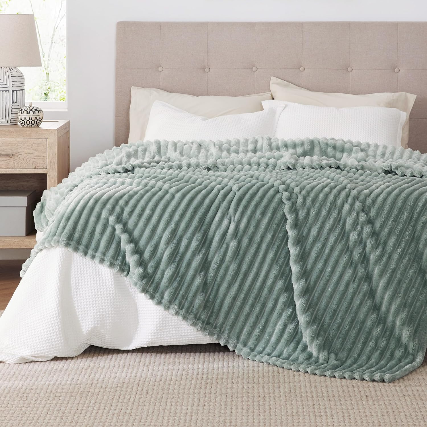 Thumbnail 1 de Bedsure Plaid Polaire pour Canapé - Couverture Douce et Chaude en Tissu Peluche, XXL 220 x 240 cm, Vert Jade