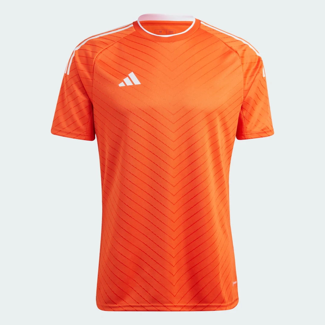 Detalle de Camiseta Campeon 23 de Adidas – color naranja