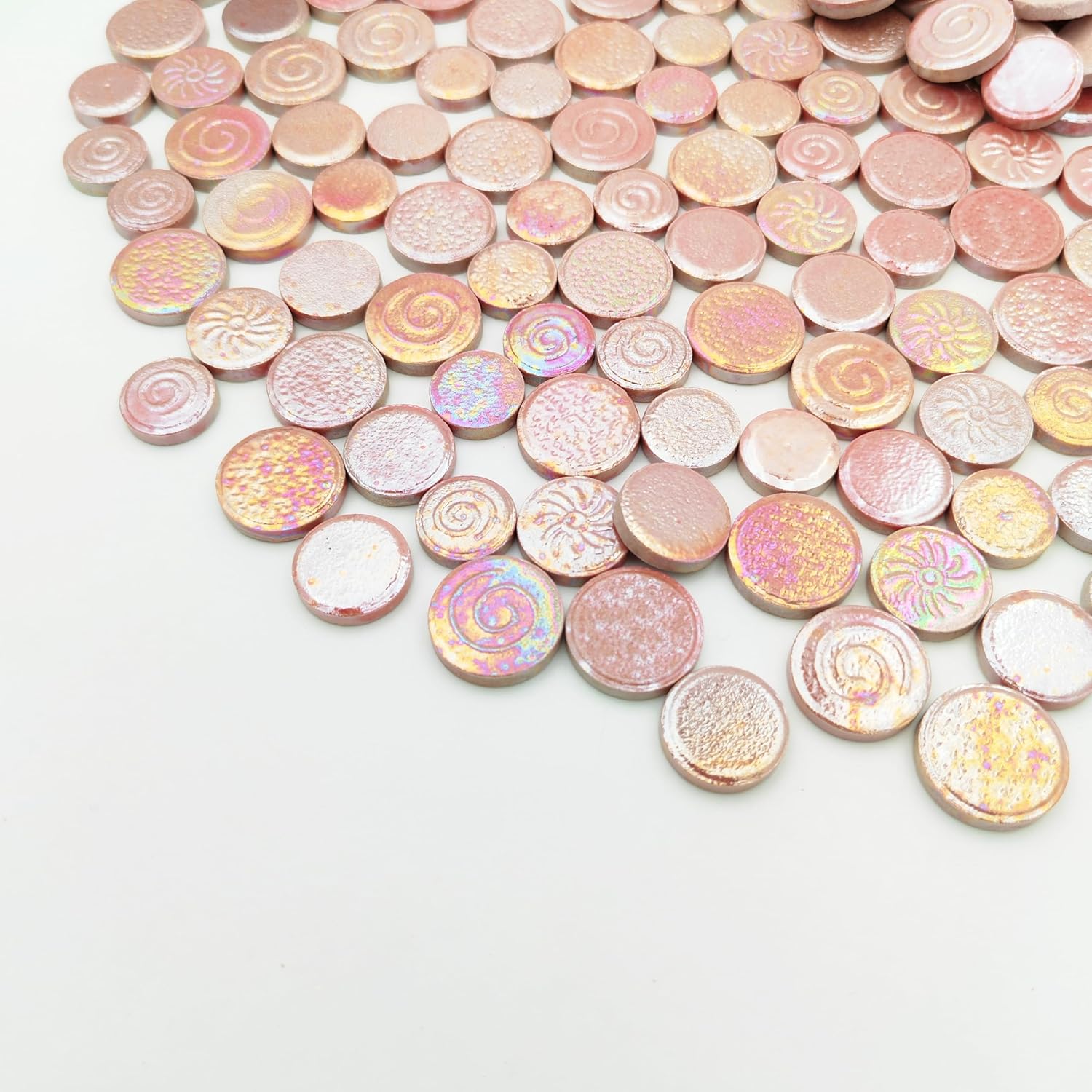 Thumbnail 4 de 500 g gemischte runde Keramik-Mosaikfliesen in 3 Größen (Irisierendes Finish) – Regenbogen-Hellrosa