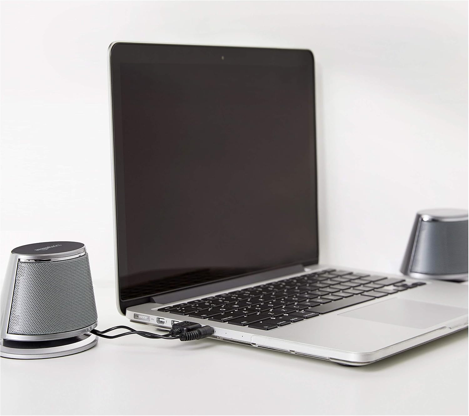 Thumbnail 5 de Amazon Basics 2.0 Stereo-Lautsprecher für PC oder Laptop (3,5-mm-AUX, USB-Strom) – 1 Paar in Silber