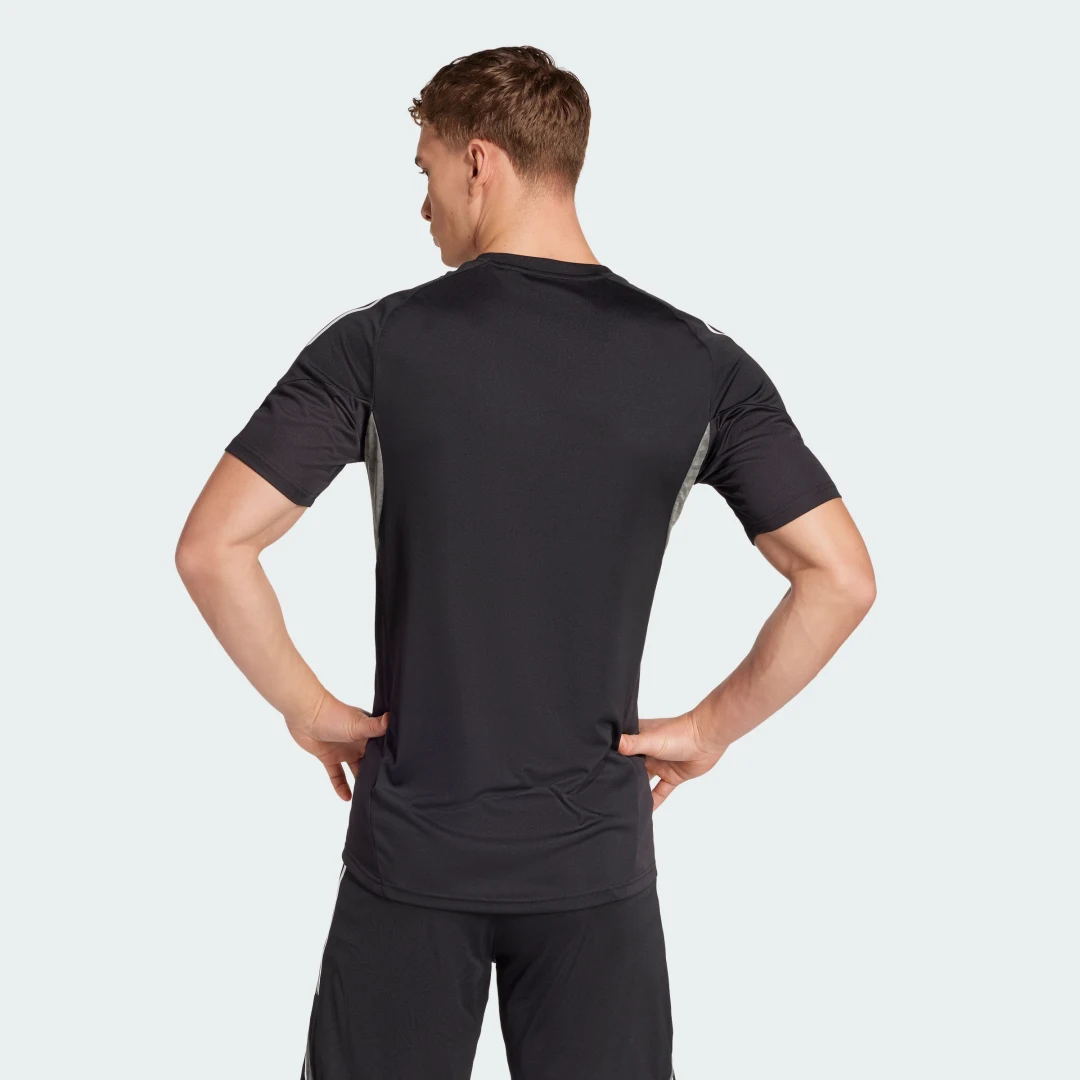 Detalle 2 de Camiseta entrenamiento Tiro 25 Competition de Adidas – negro