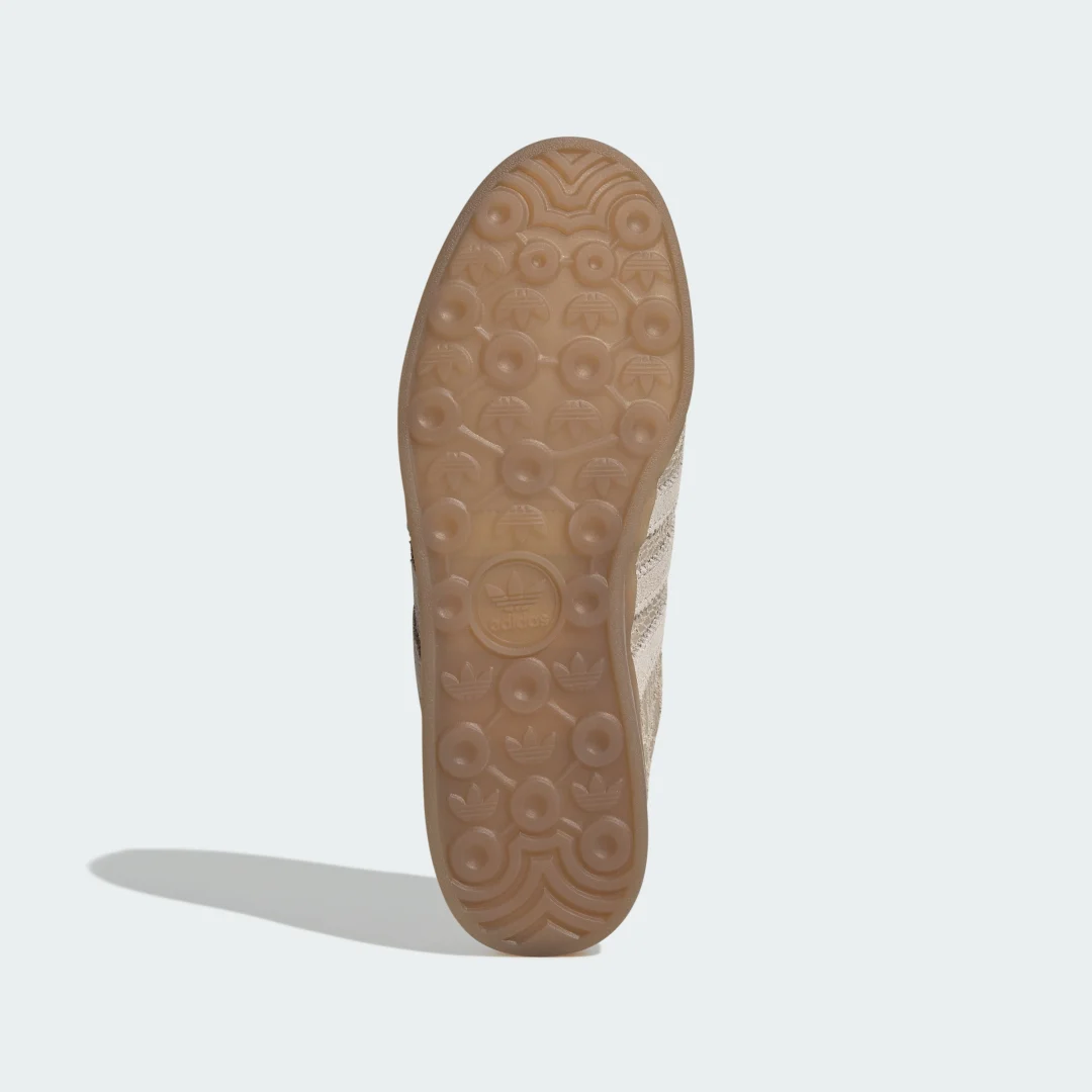 Detalle de Adidas Gazelle Lo Pro – Zapatilla Beige