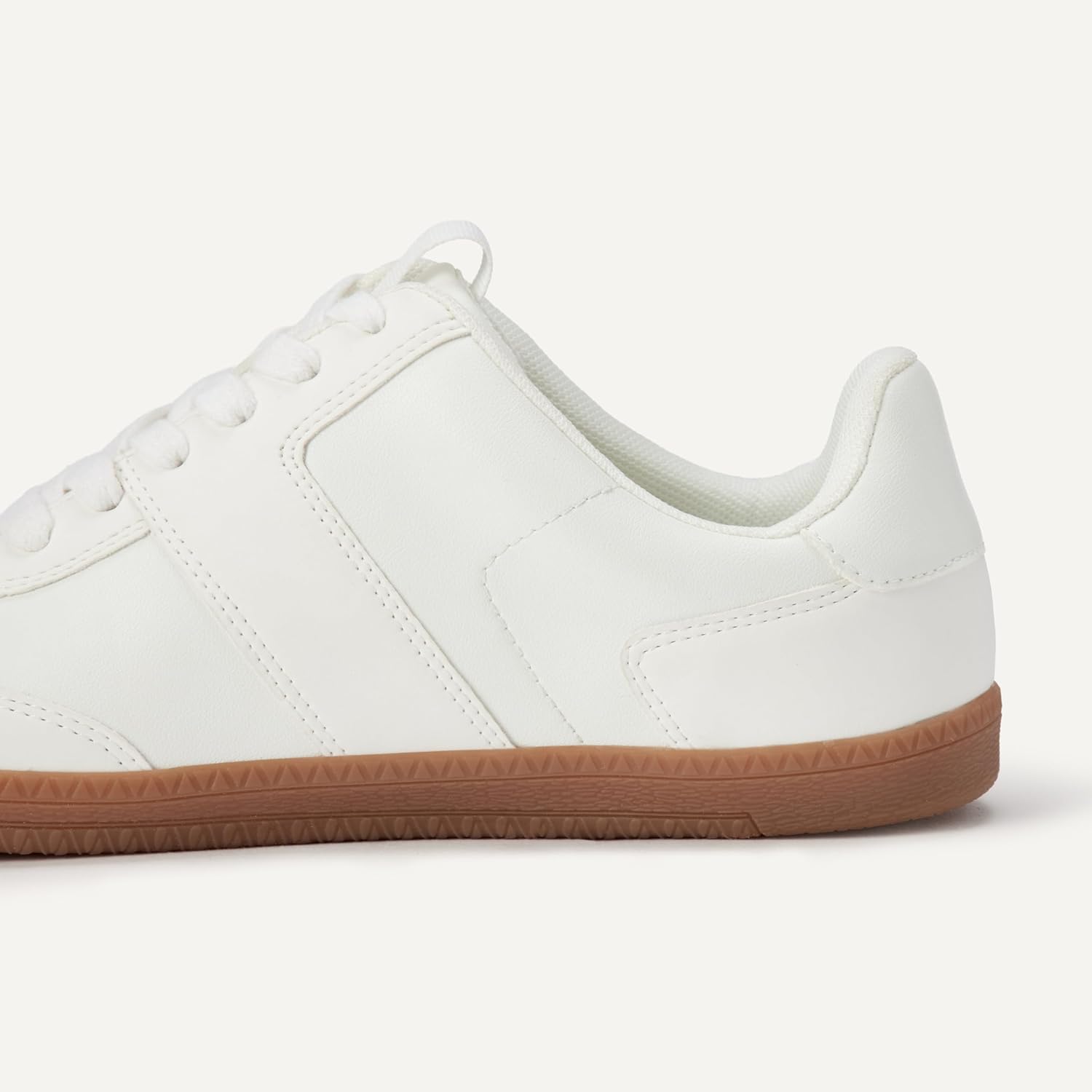 Detalle de Amazon Essentials Damen Niedriger Retro-Sneaker – klassischer Alltagsschuh mit Schnürung