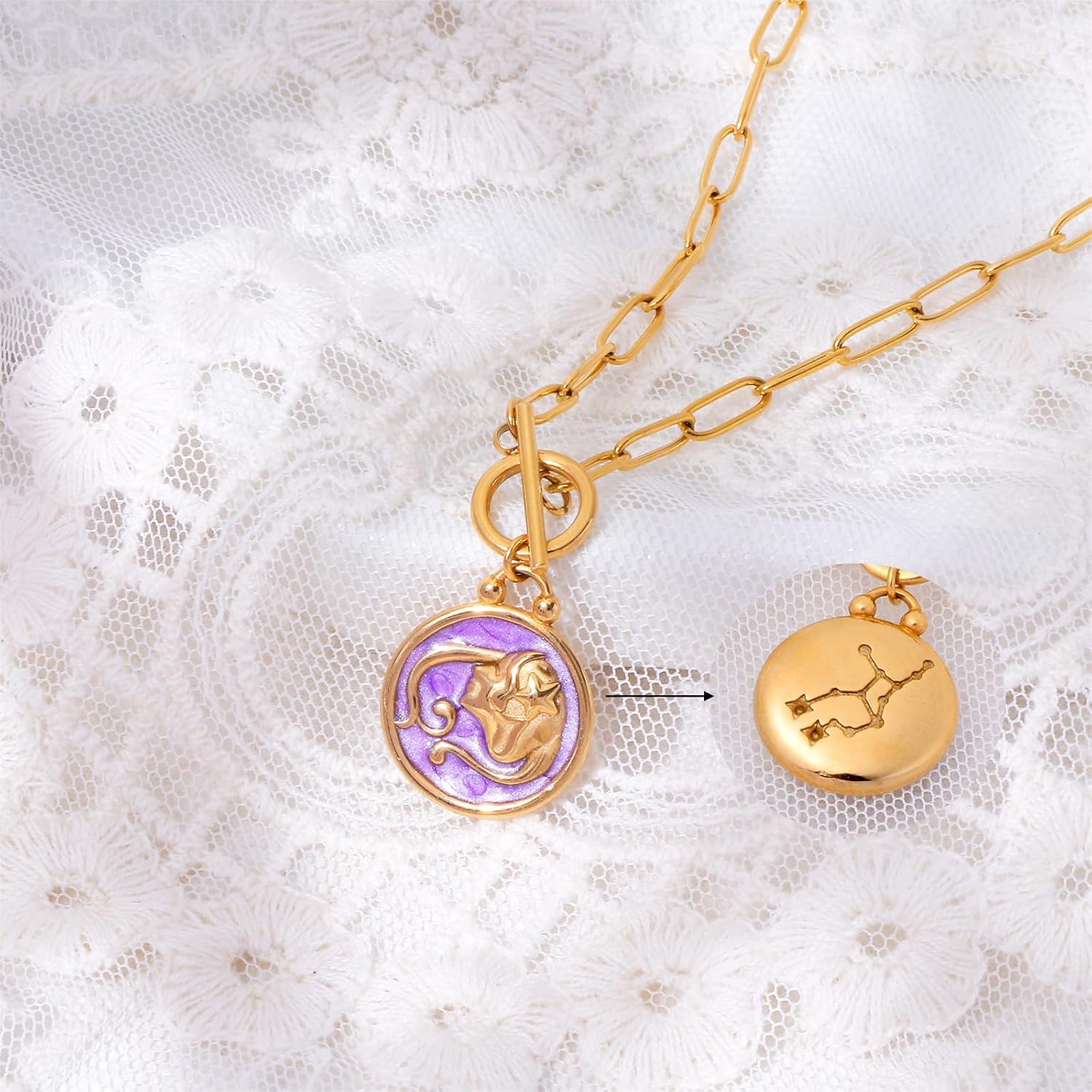 Detalle 2 de Zodiac Pendant Necklace 18k Gold-Plated