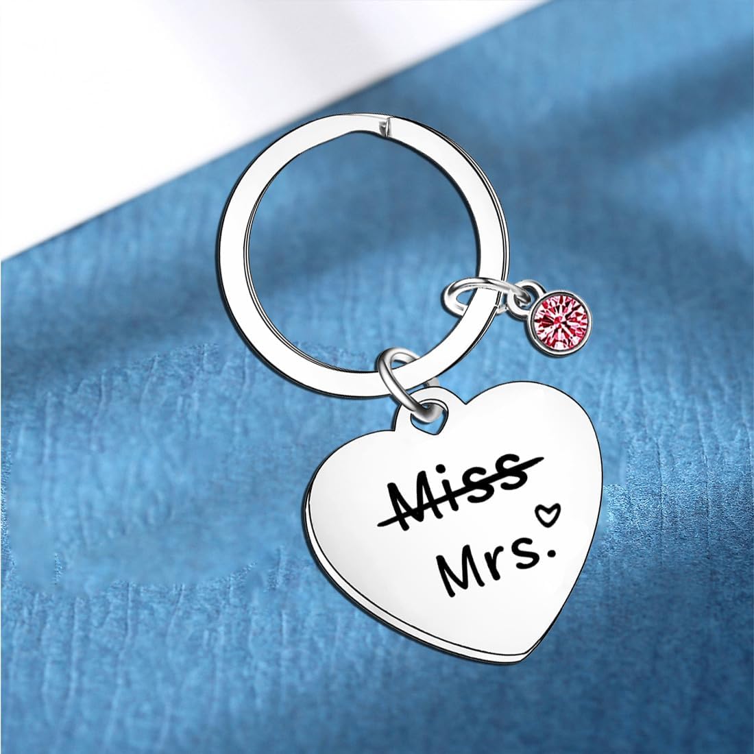 Thumbnail 2 de Madhahefu Bride to Be Keyring – sentimental wedding day gift for the bride-to-be
