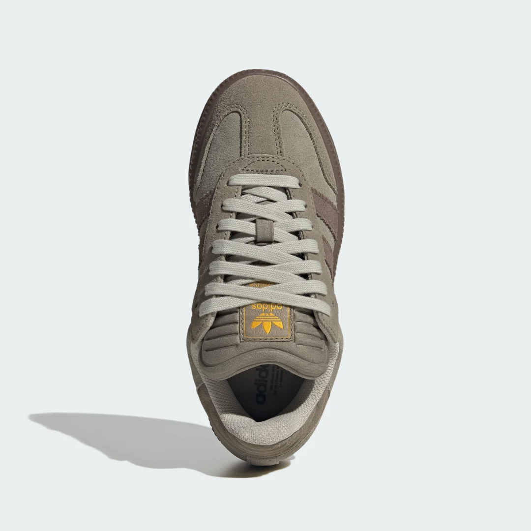 Detalle 2 de ZAPATILLA SAMBA XLG de Adidas: versión Eco/Verde con estilo clásico y confort